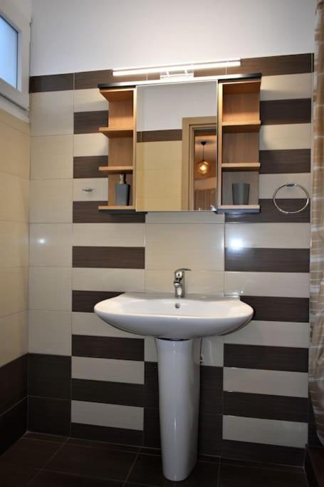Smailis Apartment 2 Лигурион Экстерьер фото